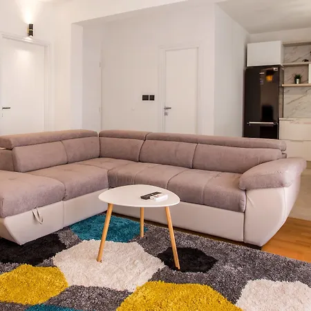 M Ξενοδοχείο με διαμερίσματα Σπλιτ