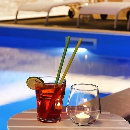 M Ξενοδοχείο με διαμερίσματα 3*