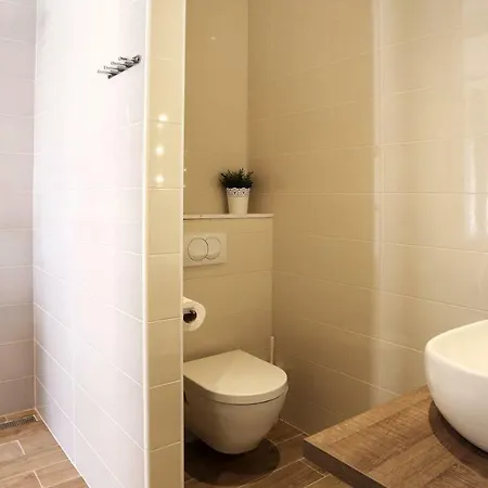 M Ξενοδοχείο με διαμερίσματα